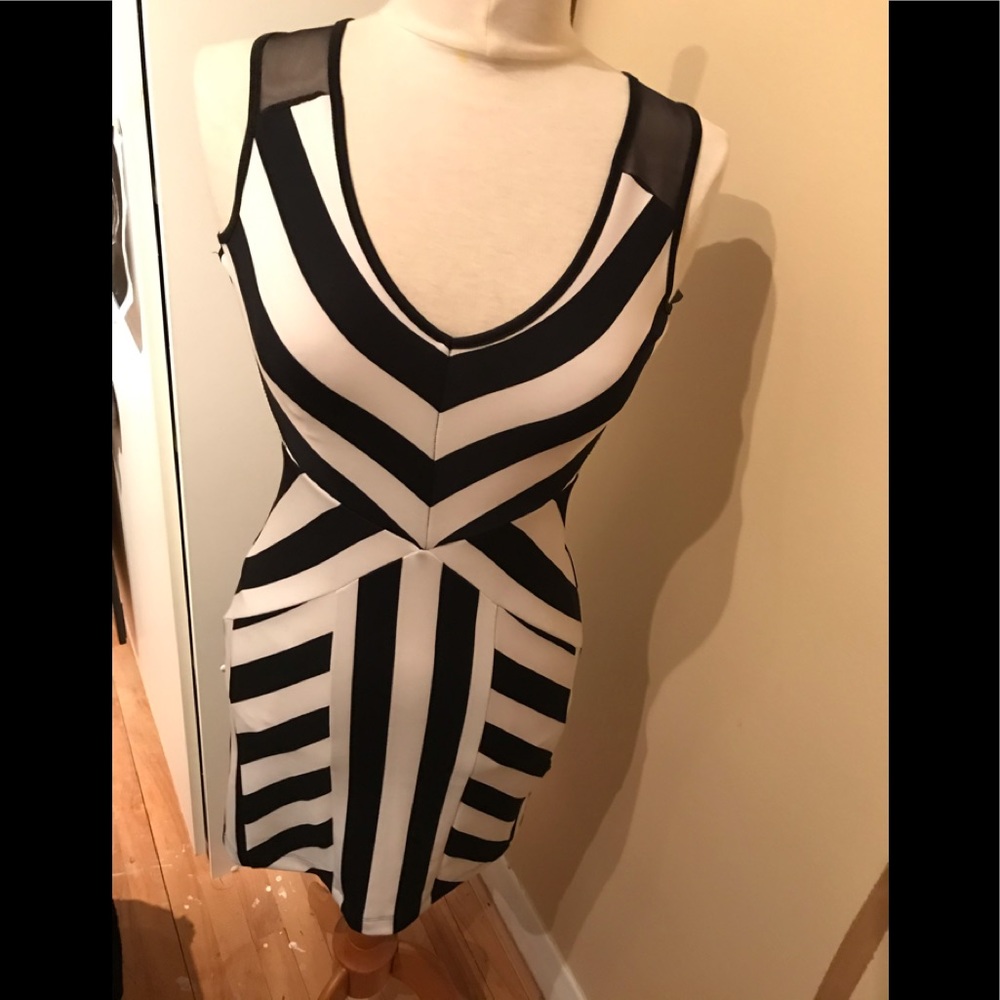 Sleeveless dress